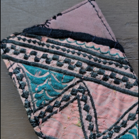 🌎👽 Free People Boho Embroidered Repurposed vtg banjara hippie Wallet card case - Picture 11 of 16